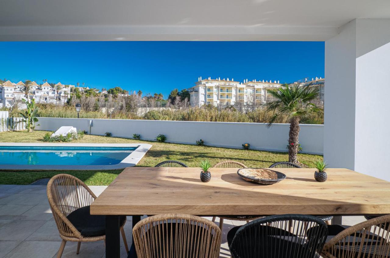 Villa moderne proche de la mer Manilva Esterno foto