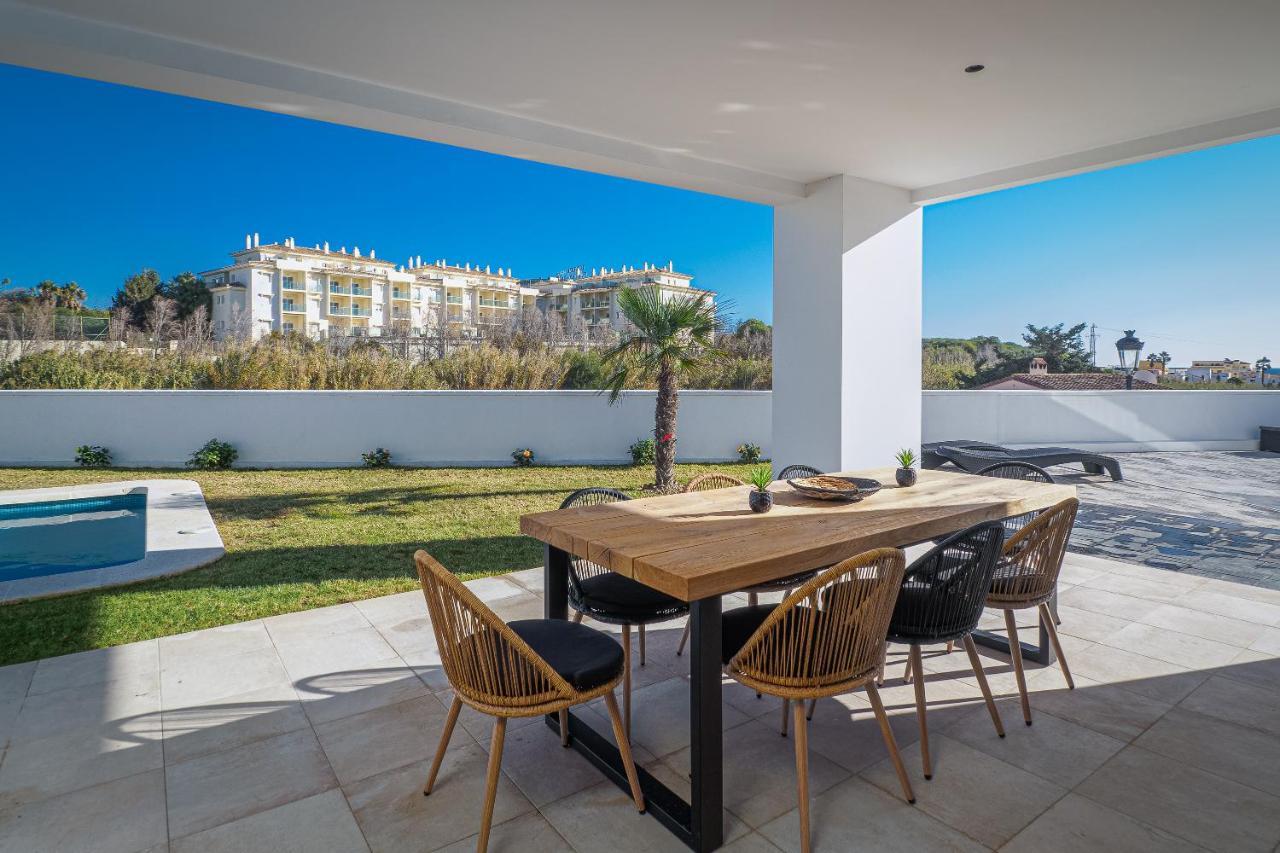 Villa moderne proche de la mer Manilva Esterno foto