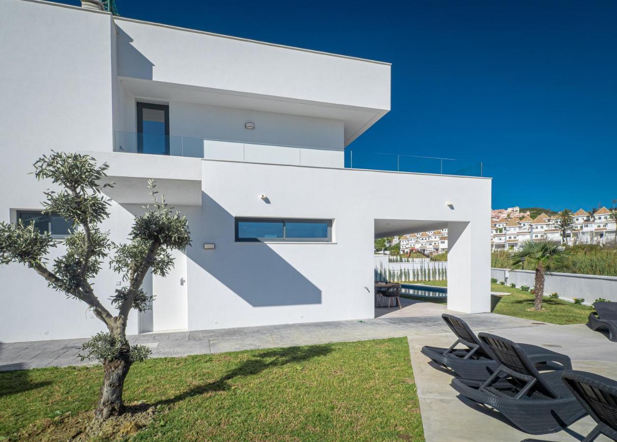 Villa moderne proche de la mer Manilva Esterno foto
